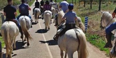 (Español) Los caballistas disfrutan de la Sierra de la Culebra